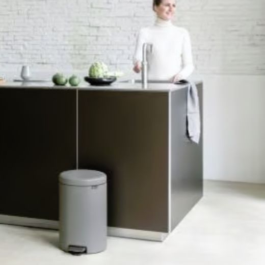 Basurero Pedal NewIcon 20 Litros Gris Concreto Mineral Brabantia®