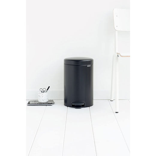 Basurero Pedal NewIcon 12 Litros Negro Mate Brabantia®