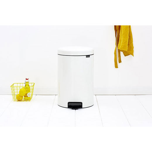 Basurero Pedal NewIcon 20 Litros Blanco Brabantia®