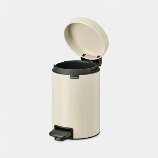 Basurero Pedal NewIcon 3 Litros Beige Suave Brabantia®