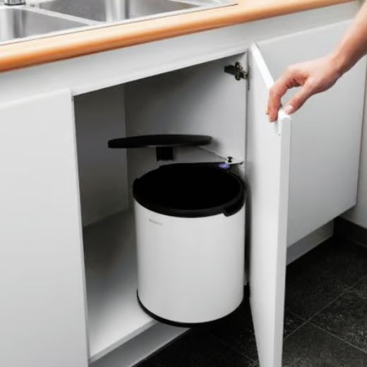 Basurero con Soporte para Puerta Built in 15 Litros Brabantia®