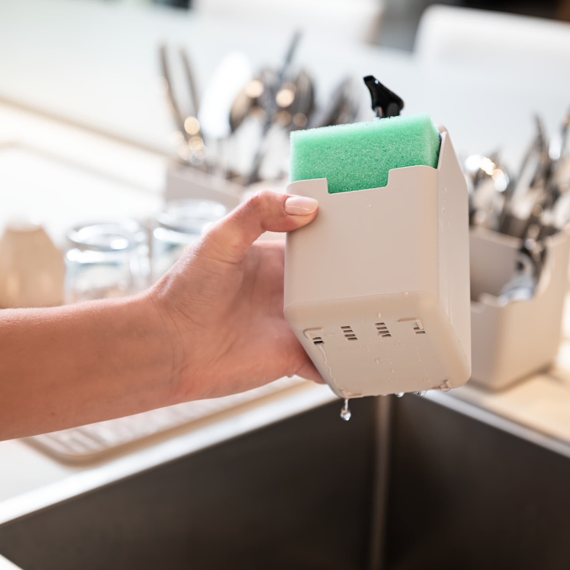 Dispensador de Detergente y Esponja Single 500ml Gris Grafito Coza®