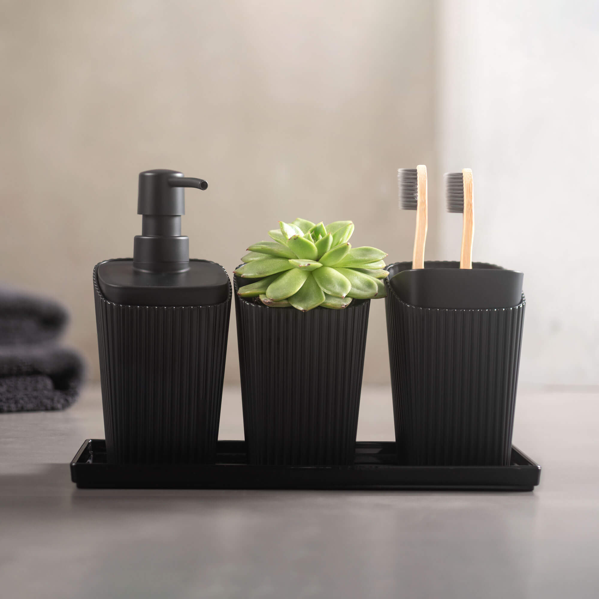 Dispensador de Jabón Liquido 350ml New Square Negro Coza®